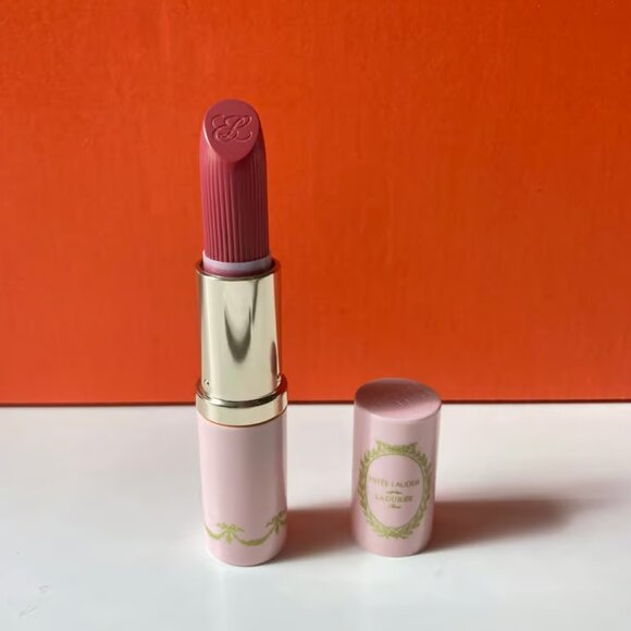 Estee Lauder Color Envy Sculpting Lipstick in Rebellious Rose 420 - Picture 2 of 5